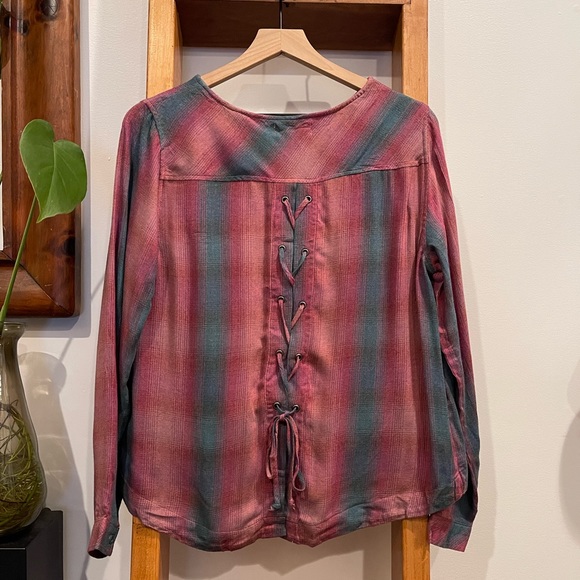 Anthropologie Cloth & Stone SZ M Red and Blue Plaid Lace Up Back Top! - Picture 5 of 12